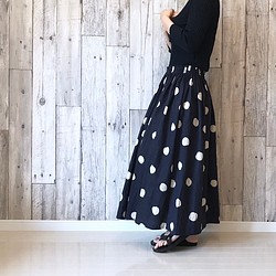 水玉のリネンギャザースカート【ネイビー】 1枚目の画像