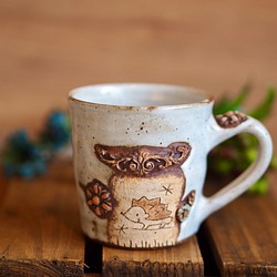 【新作】森の贈り物　立体モチーフマグカップ（ハリネズミ） 1枚目の画像