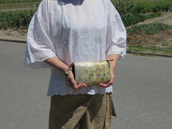 芸術的な牛革のジャバラ長財布/アートな艶のあるレザー財布/LV-croko 1枚目の画像