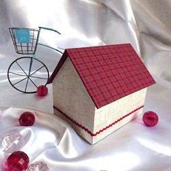 Tiny House ～小さなおうち～★レッド・チェックの屋根（小物入れ） 1枚目の画像
