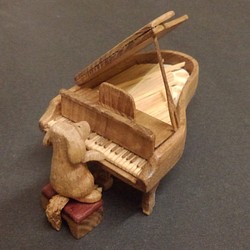 木製三角鋼琴臘腸犬 [定做] 第1張的照片