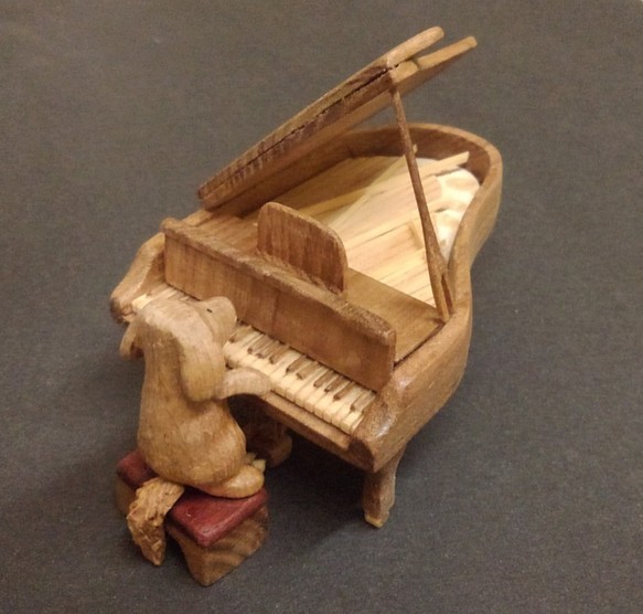 木製三角鋼琴臘腸犬 [定做] 第1張的照片