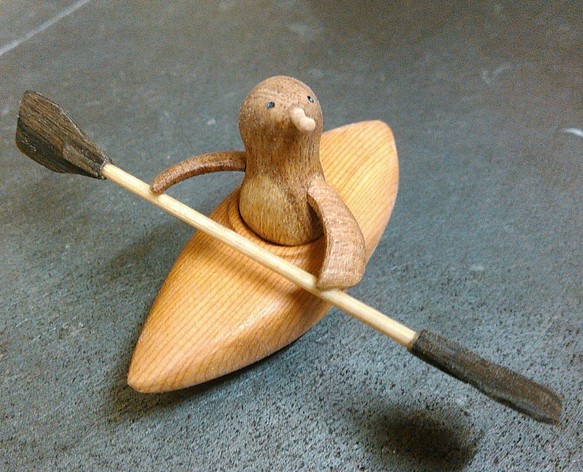木製皮划艇企鵝 第1張的照片
