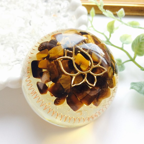 《sale》タイガーアイ×水晶・蓮の花のドーム型オルゴナイト 1枚目の画像