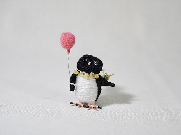 《受注制作》ミニペンギンのブローチ 1枚目の画像