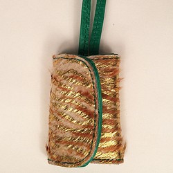 手縫いのイタリア革のキーホルダー　KY040-TIKG-13 1枚目の画像