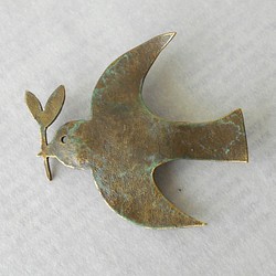 真鍮の鳥ブローチ・アンティーク調 1枚目の画像
