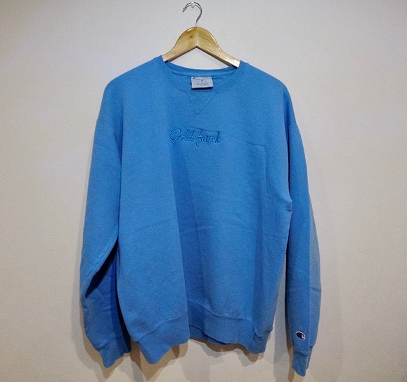 一流の品質 Delicate Blue Champion 日本全国送料無料 Sweatshirt 送料無料