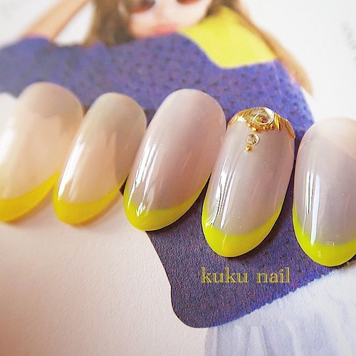 ネオンイエロー細フレンチネイル ネイルチップ ネイルシール Kuku Nail 通販 Creema クリーマ ハンドメイド 手作り クラフト作品の販売サイト