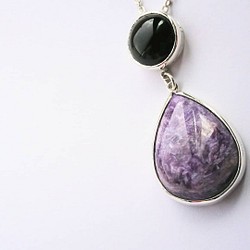 紫の石  繊維な結晶  チャロアイトのペンダント 1枚目の画像