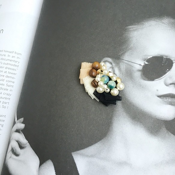 珍珠××木半寶石珠子和薄紗✳︎一隻耳朵的耳環 第1張的照片