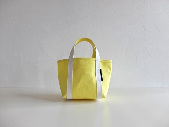 tote bag XS size レモン（ハリのある帆布） 1枚目の画像