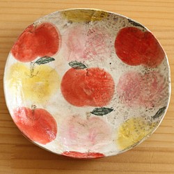 粉引きりんごのオーバル皿。 1枚目の画像