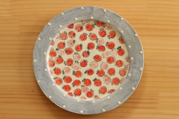 紅色和粉紅色的草莓菜25厘米直徑Konabiki藍色化妝品Dottorimu。 第1張的照片