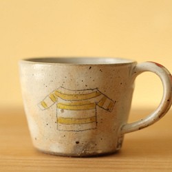 粉引きボーダーシャツコーディネートのカップ。 1枚目の画像