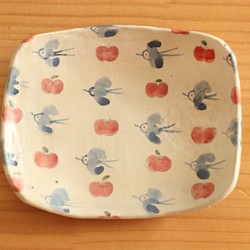 happy粉的快樂藍鳥和蘋果方形蛋糕盤。 第1張的照片
