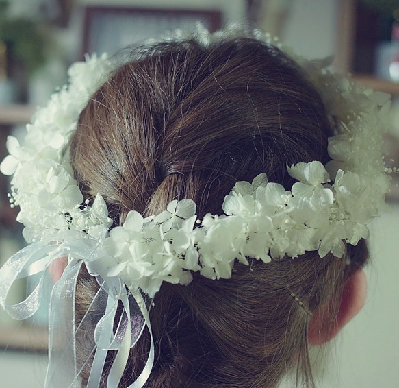 一番人気 紫陽花とかすみ草の花冠 ホワイト ヘッドドレス ウェディング プリザでものづくり 通販 Creema クリーマ ハンドメイド 手作り クラフト作品の販売サイト