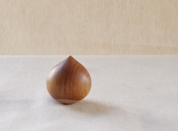 日本のどんぐりシリーズ クリの木彫ペーパーウェイト 受注制作 | www