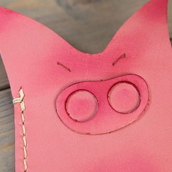 ★オコBOO★ツンギレ豚 ブタ カードケース IDケース パスケース本革 手縫 定期 財布 バッグピンク 1枚目の画像