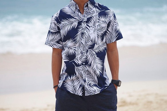 男士度假襯衫&lt;棕櫚海軍藍&gt;【S尺寸】 第1張的照片