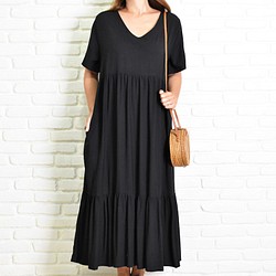 [新] V領分層連衣裙&lt;黑色&gt; 第1張的照片