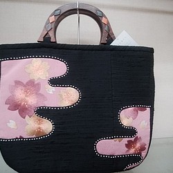 桜の刺繍のバッグ 1枚目の画像
