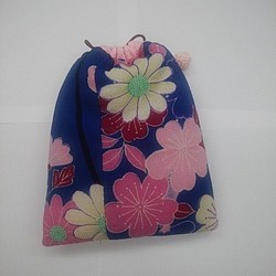 正絹の縮緬小袋◆アンティーク◆青紫に菊模様 1枚目の画像