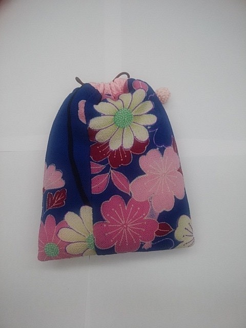 正絹の縮緬小袋◆アンティーク◆青紫に菊模様 1枚目の画像