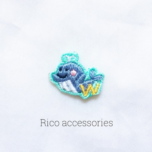 アルファベットワッペン イニシャル W クジラの手刺繍アイロンワッペン ワッペン アップリケ Rico Accessories 通販 Creema クリーマ ハンドメイド 手作り クラフト作品の販売サイト