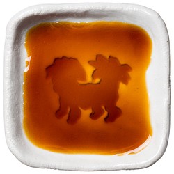 シーズーのシルエットが浮かぶ醤油皿（四角） 犬 食器 皿 1枚目の画像