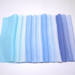 （N-01）正絹　胴裏（着物の裏地）　手染め12枚　はぎれセット　ブルー系グラデーション　つまみ細工用布・吊るし飾りに 1枚目の画像