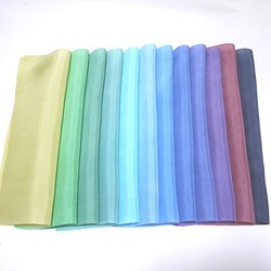 （H-01）正絹　胴裏　手染め12枚　12色　はぎれセット　緑青紫黒系　つまみ細工用布・吊るし飾りに 1枚目の画像