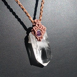 【カンチェンジュンガ産】ヒマラヤ水晶の天然石マクラメペンダント[PEN-727] 1枚目の画像