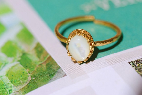 [六月誕生石/附加繪畫]珍珠母橢圓形戒指 第1張的照片