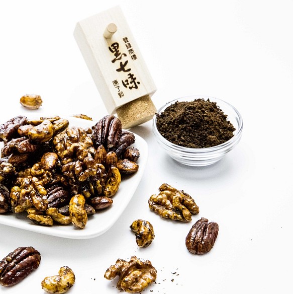 ミックスナッツ「Kuro-Shichimi Nuts（祇園黒七味ナッツ）」100％有機ナッツ、無添加、グルテンフリー 1枚目の画像