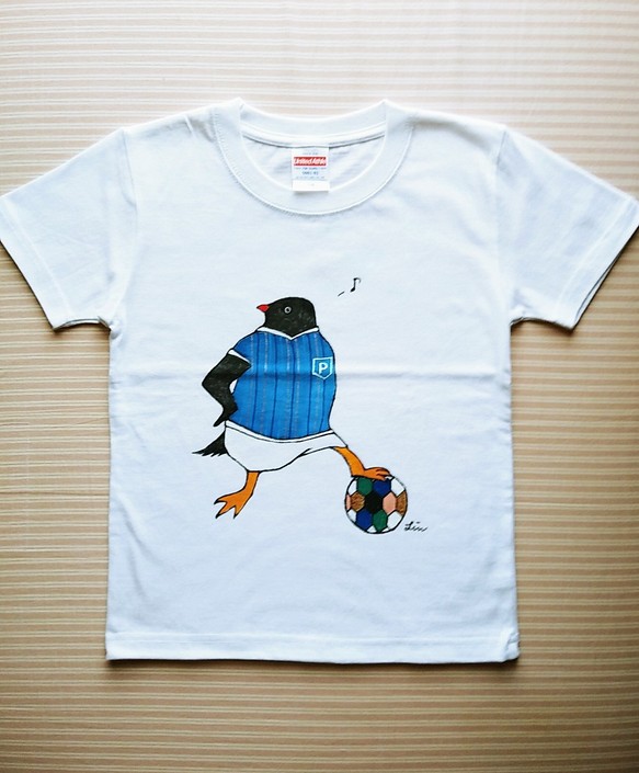 手描き染めTシャツ(Baby120)サッカーペンギン 1枚目の画像