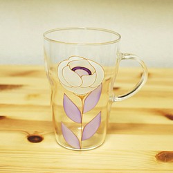 白い花の耐熱ガラスマグ（紫） 1枚目の画像