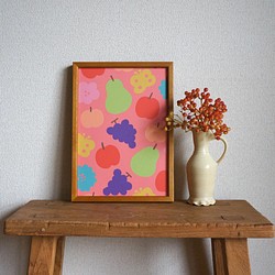 「花と果実と蝶模様（ピンク）」A4ポスター 1枚目の画像