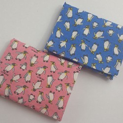 送料無料★ペアポケットテッシュケース（2個組）★ペンギン柄A　青＆ピンク 1枚目の画像