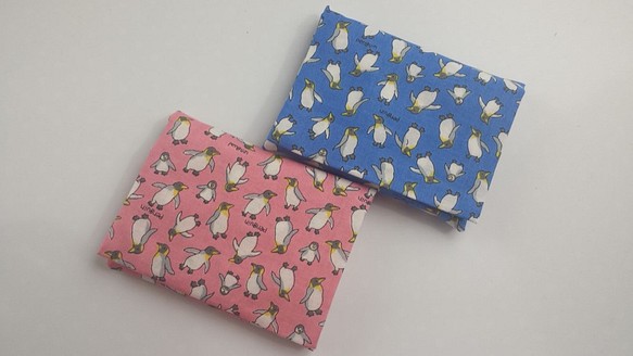 送料無料★ペアポケットテッシュケース（2個組）★ペンギン柄A　青＆ピンク 1枚目の画像