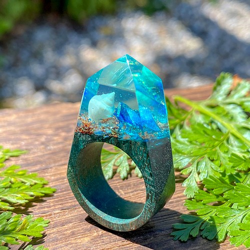 オールグリーンのエメラルドの海の指輪 ウッドレジン リング 指輪