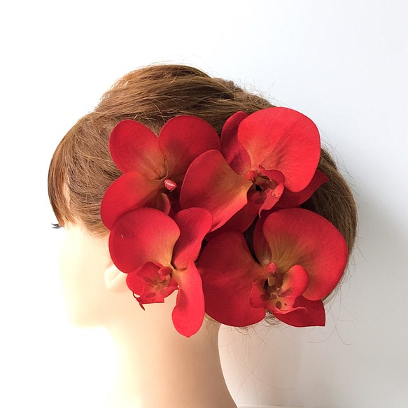 赤の胡蝶蘭の髪飾り♡ 1枚目の画像