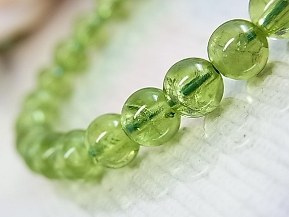 太陽の石 ペリドット 小粒6㎜ 透明感抜群 美しいオリーブ グリーン 