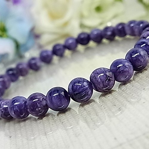 ◇高品質 チャロアイト ロシア産 6㎜ 気品ある紫 シルク模様 天然石 