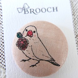 胸針白色爪哇禾雀與玫瑰粉紅 第1張的照片