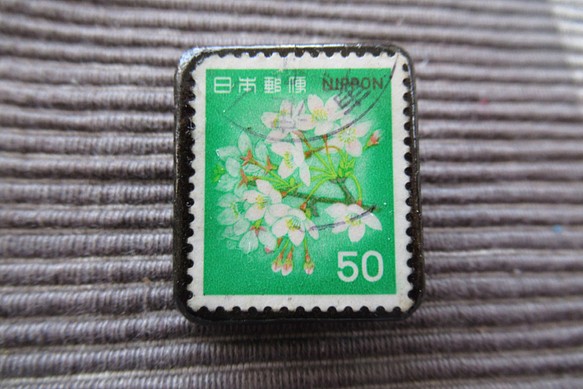 アップサイクル　日本　昭和切手ブローチ6964 1枚目の画像