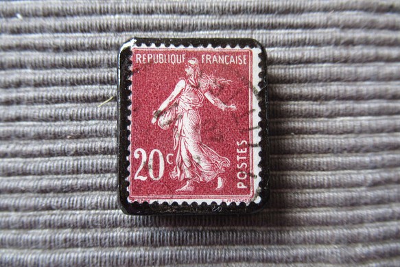 アップサイクル　フランス切手ブローチ7111