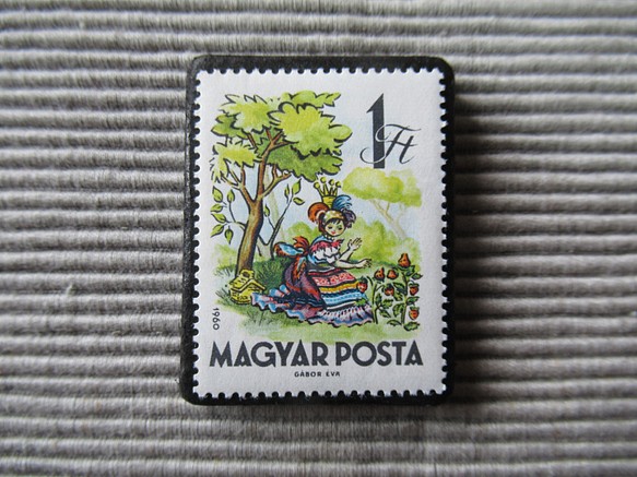 ハンガリー　童話切手ブローチ 7417 1枚目の画像