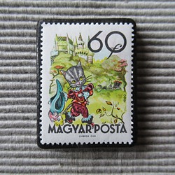 ハンガリー　童話切手ブローチ 7423 1枚目の画像