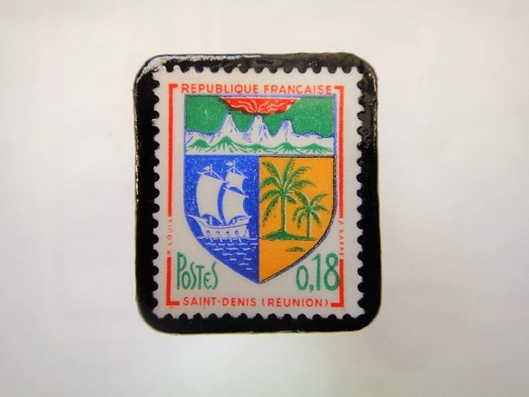 フランス「紋章」切手ブローチ916 1枚目の画像